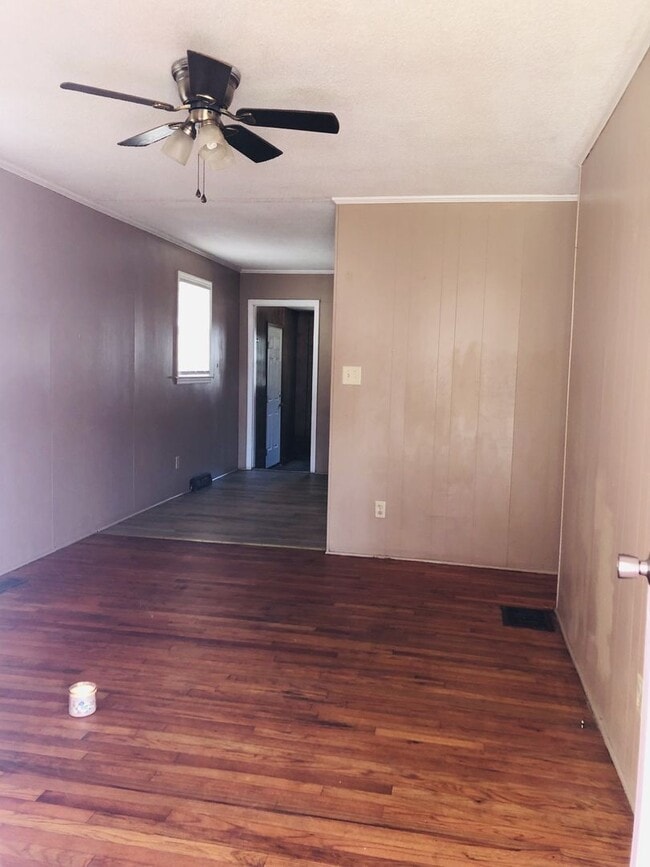 Photo - 3 Bedroom home |storage shed included |