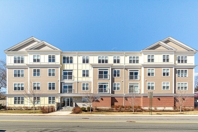 Building Photo - 130 Tremont St Unit 402