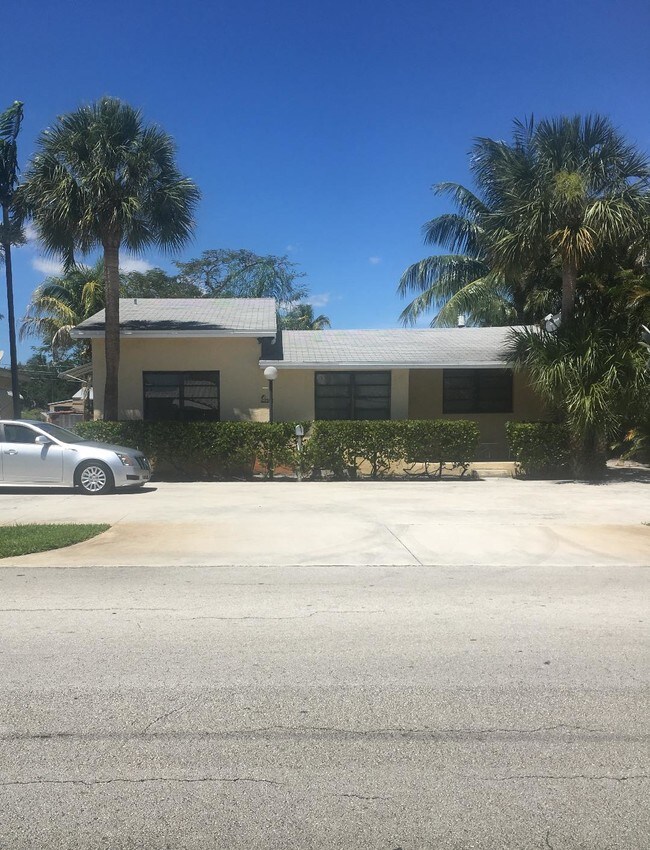 Photo - 1909 Harding St Unidad 2