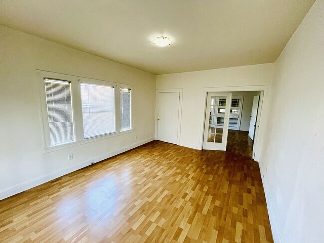 Photo - 520 49th St Unidad D