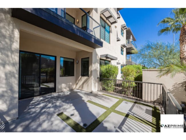 Building Photo - An Extraordinary Chance Awaits to Lease th...