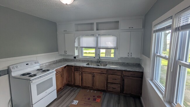 Photo - Updated acreage 3 bedroom, 1 bath in Waterloo