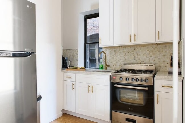 Photo - 236 E 30th St