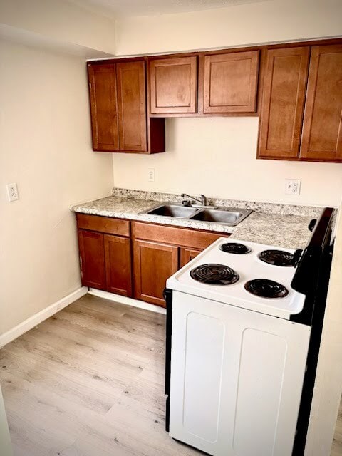 Photo - 2324 Iroll Ave Unidad 2