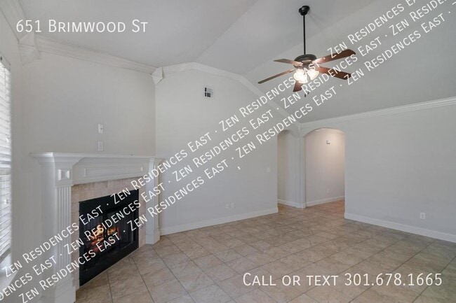 Photo - 651 Brimwood St
