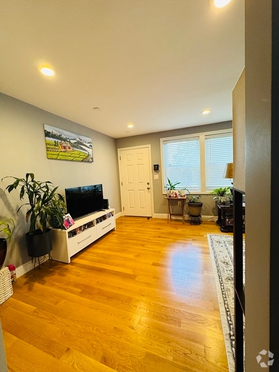 Building Photo - 112 Harvard St Rental