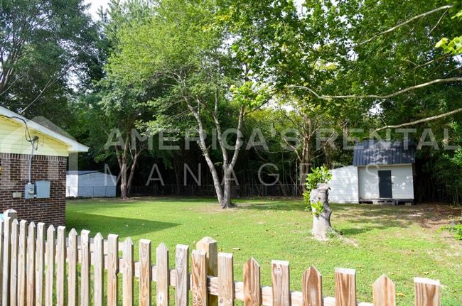 Photo - Charming Home for Rent In Jemison, AL!! Available to View Now!!!