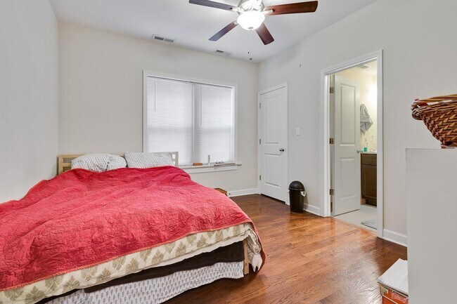 Photo - 3 bedroom in Chicago IL 60640 Unit 1