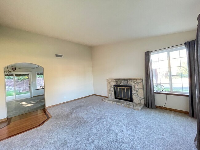 Photo - Beautiful 4 Bedroom Home with RV Access