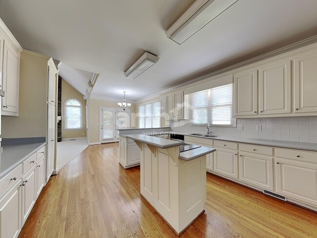 Photo - 4850 Duncans Lake Dr NE