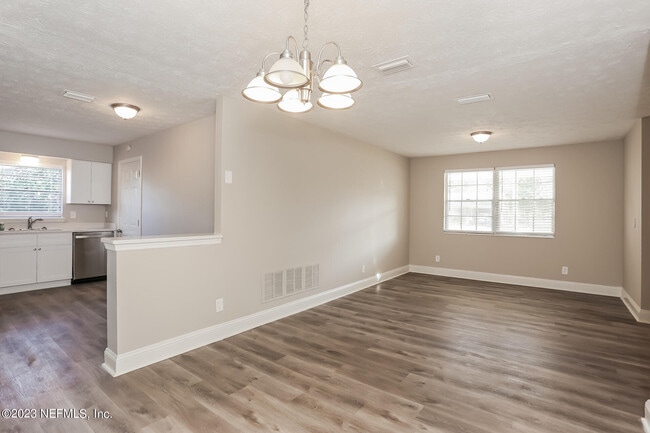 Photo - 7421 Deepwood Dr N