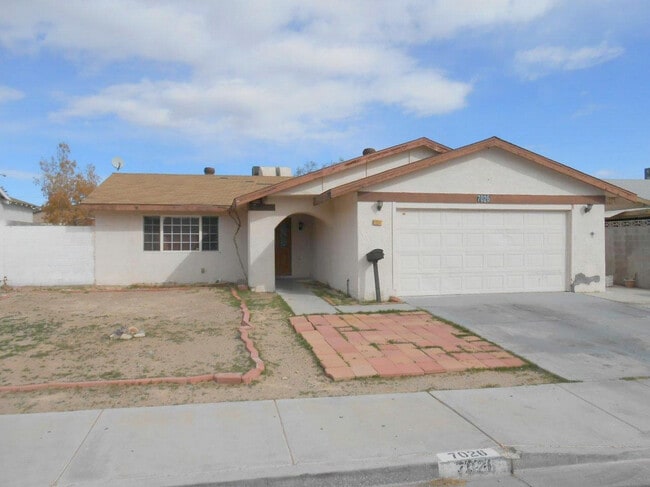 Building Photo - Spacious 1 story home in Spring Valley