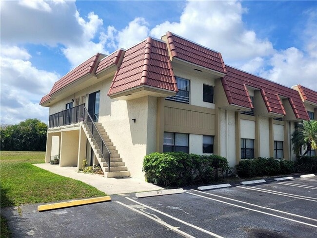 Building Photo - 11096 Royal Palm Blvd Unit 11096
