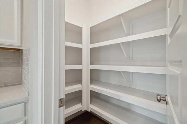 Building Photo - 1806 La Magnolia Dr Rental