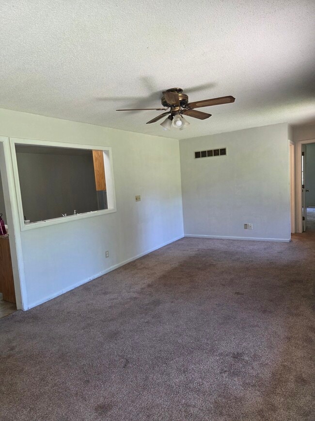 Photo - 200 Toucan St