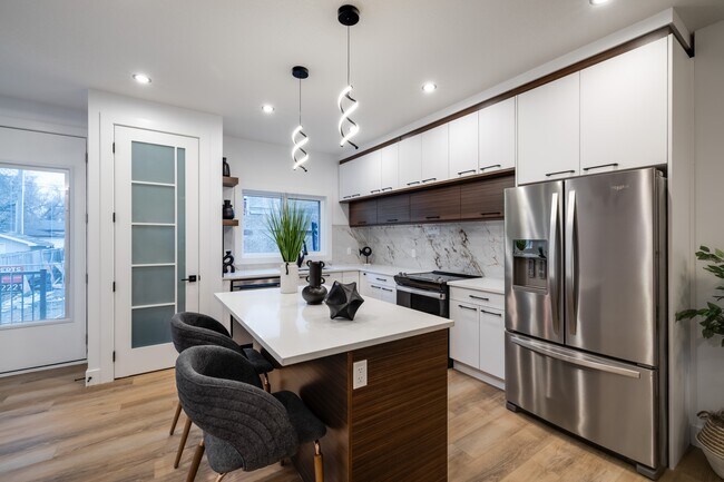 Photo - 9337 87 Ave NW Unit 1