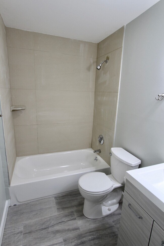 Photo - 94 E Cottage St Unit 2