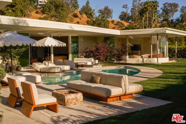 Building Photo - 1865 Loma Vista Dr