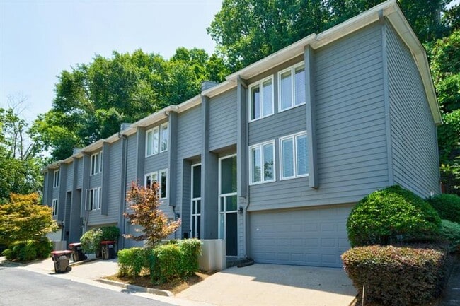 Photo - 4010 Roswell Rd NE