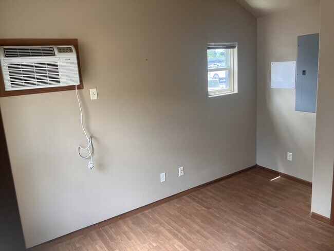Photo - 111 E Cottonwood Dr