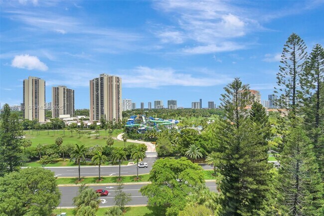 Photo - 20100 W Country Club Dr Unidad 1005