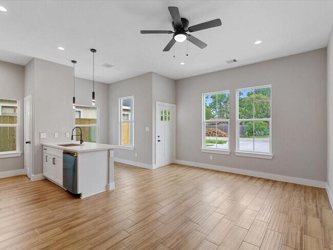 Photo - 4124 Vaughn St Unidad A