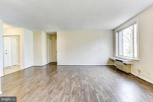 Photo - 1730 Arlington Blvd Unit 406