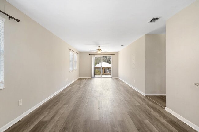 207 9th St Unit B