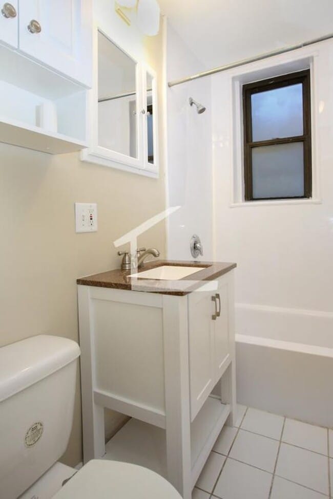 202-1028 Commonwealth Ave, #208