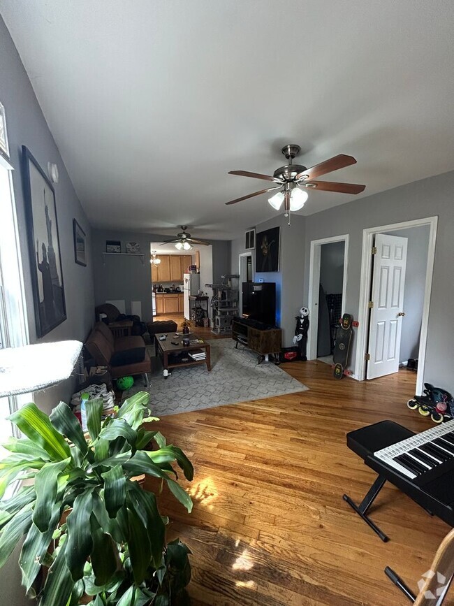 Building Photo - 1617 N Hudson Ave Unit #2R Rental