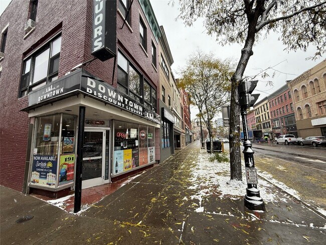 Photo - 25 Court St Unidad 1