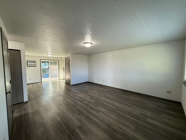 Photo - Valley 3 bed 1.5 bath