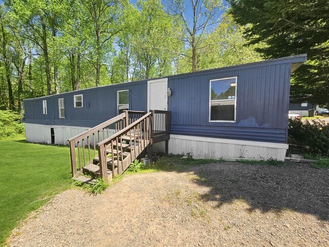 Building Photo - 412 McElhaney Rd Rental