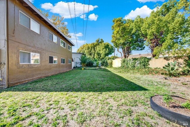 Building Photo - 1712 Arthur Ct Unit A