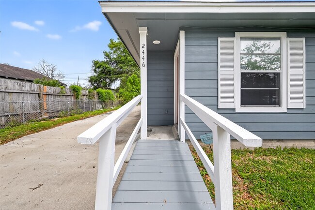 Photo - 2446 Mayview Dr