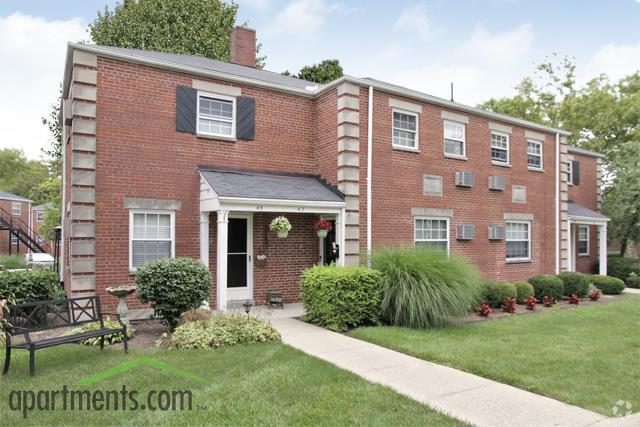 Building Photo - Sycamore Square Apartments