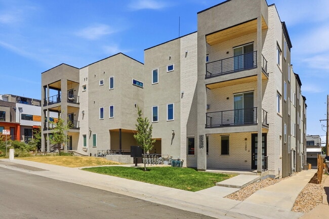 Photo - $2,745.95, 2-bed, 2.5 bath, located in Denver with a Rooftop Patio