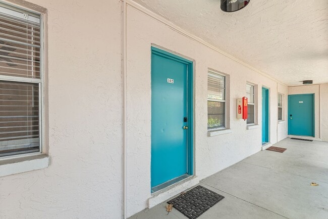 Photo - ONE BEDROOM APARTMENT AVAILABLE! Unit #102
