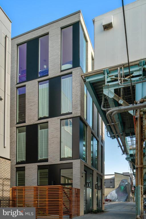 Building Photo - 1822 N Front St Unit 11