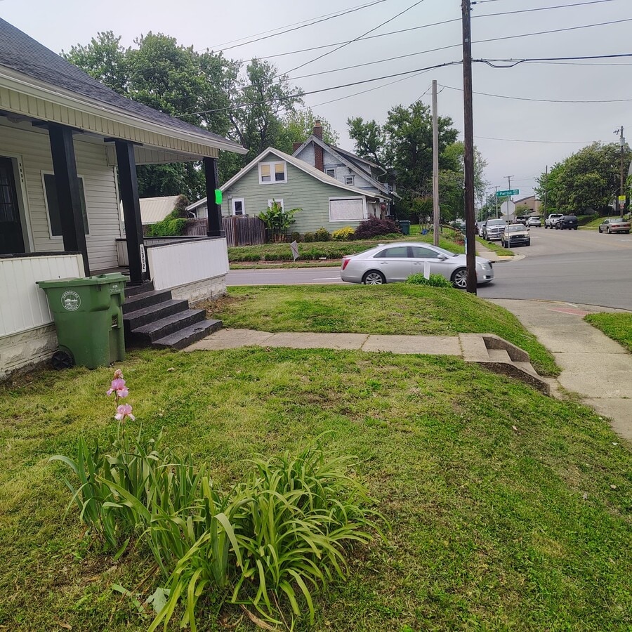 Photo - 1302 Daviess St