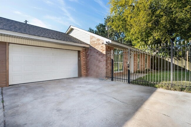 Photo - 9026 Carousel Ln