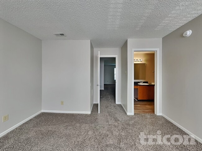 Photo - 2168 Olympia Dr