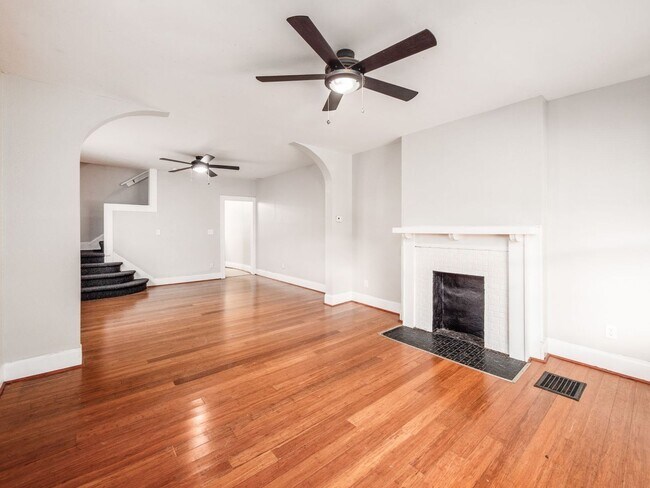 Building Photo - 1411 N 5th St