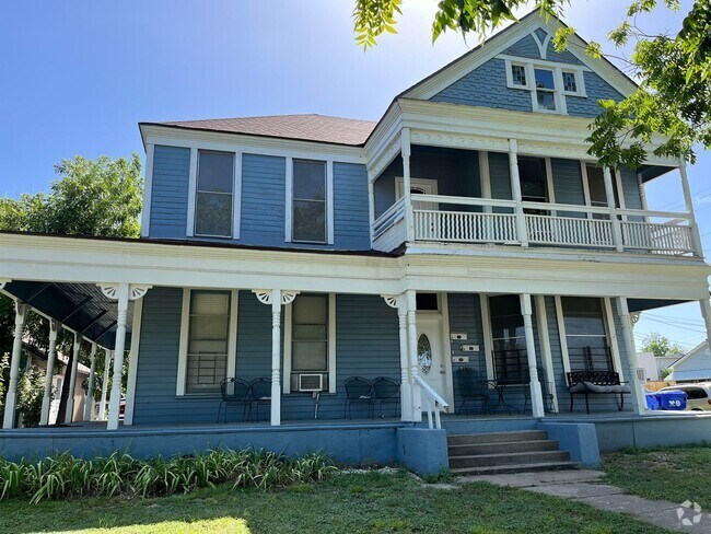 Building Photo - 2624 N 17th St Unit B Rental