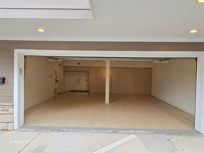 Building Photo - 446 Heights Blvd