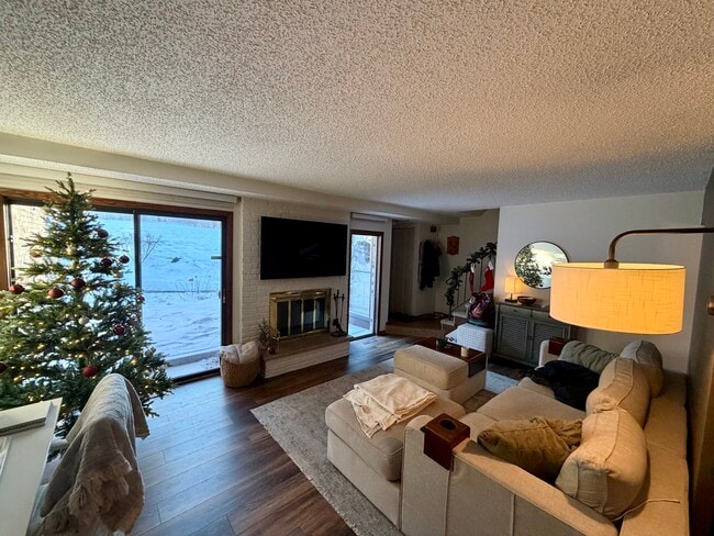 Photo - 3720 Independence Ave S