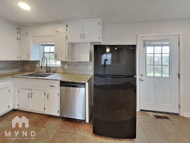 Photo - 611 Darlene Dr