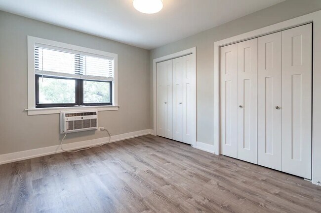 Photo - 445 W Barry Ave Unit 445 West Barry Avenue