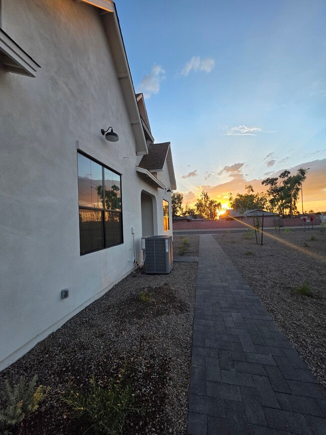 8232 E University Dr Unidad 131