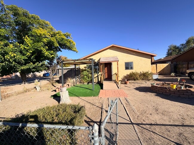 Building Photo - 5020 San Luis Pl NW